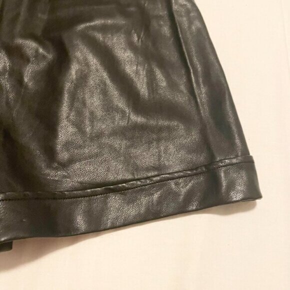 Dynamite Faux Leather Jet Black Shorts Womens Size Small - Picture 15 of 16
